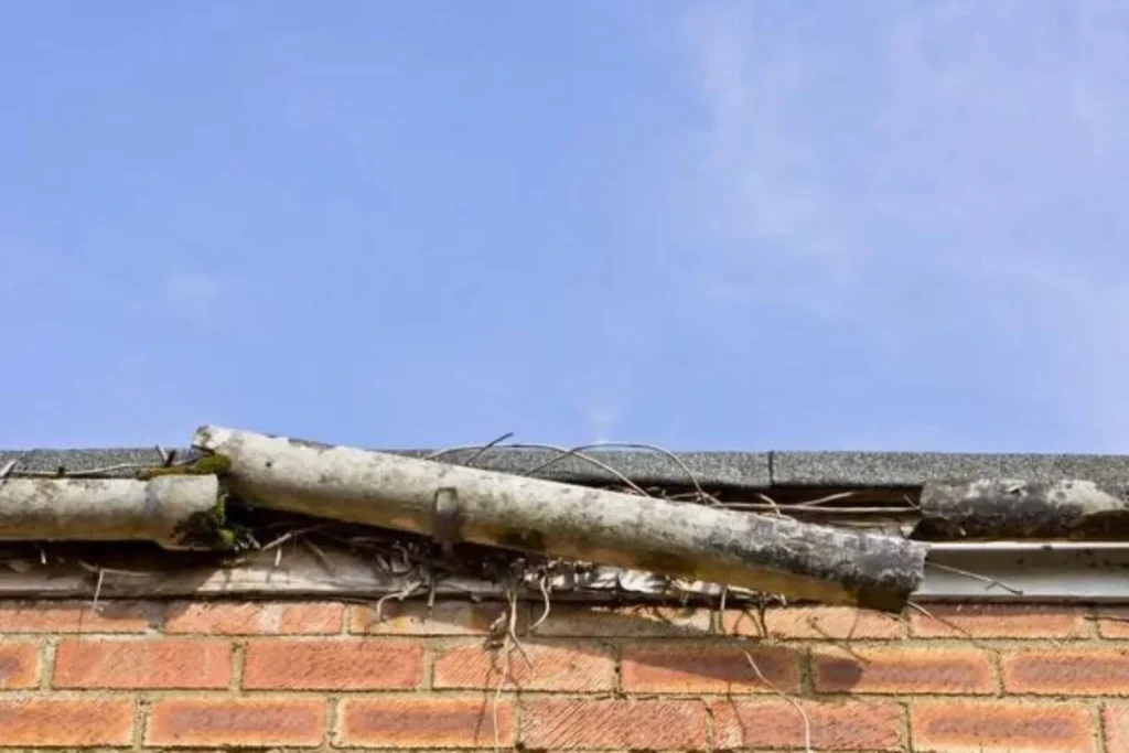 are tenants responsible for gutter cleaning